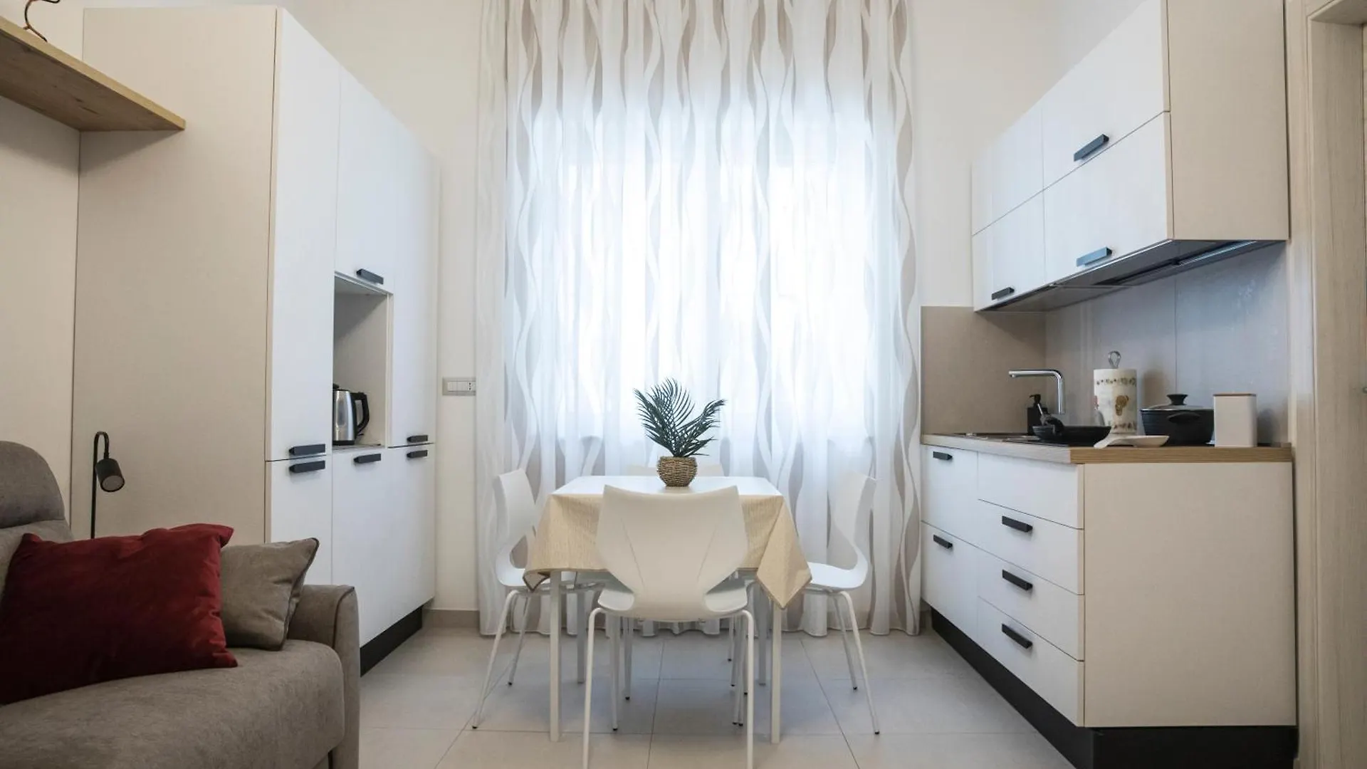 La Casa Di Ari Apartment Naples 0*,  Italy
